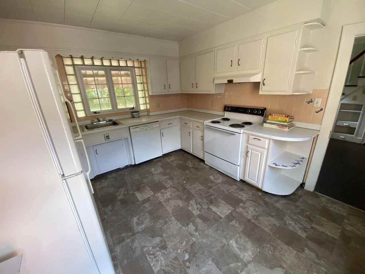 123 Main St #B - Photo 4 of 12