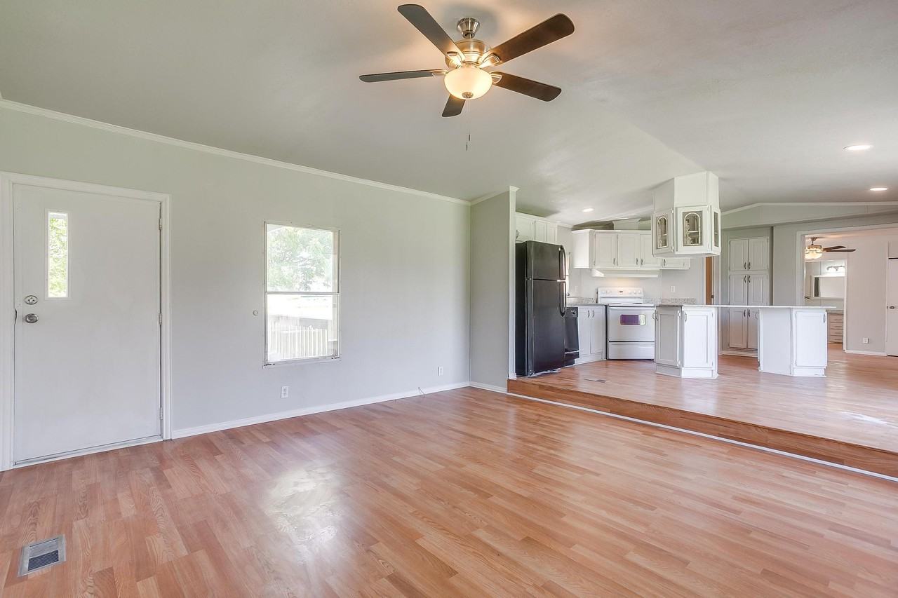 149 Valley Meadows Dr #1 - Photo 4 of 10