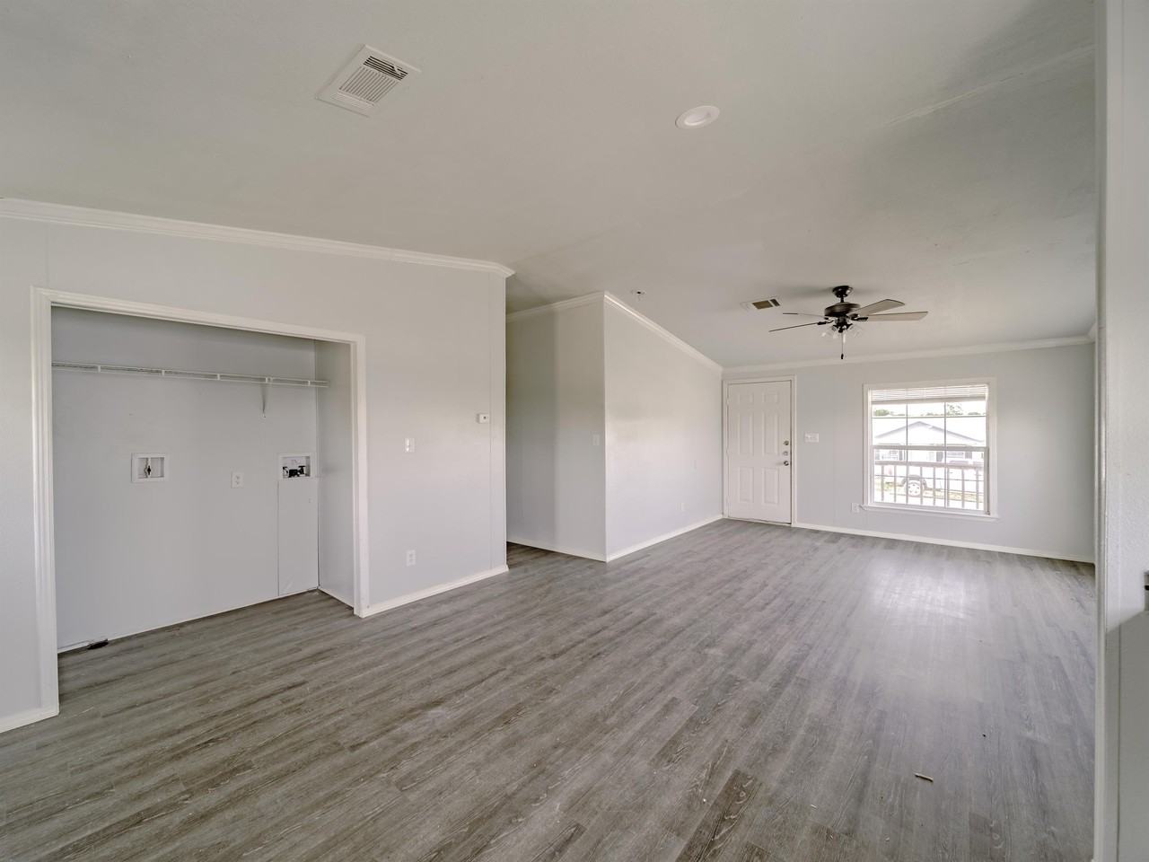 3462 W Highway 199 #3462 - Photo 3 of 9