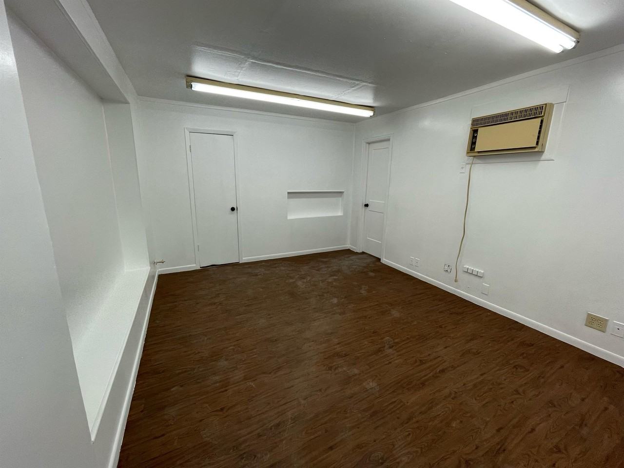 719 E Mulberry St #1 - Photo 3 of 15