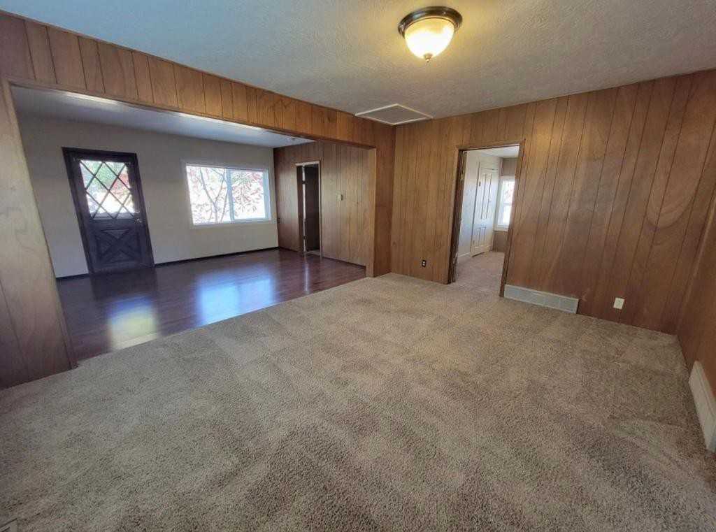 3714 14th St Se - Photo 5 of 8