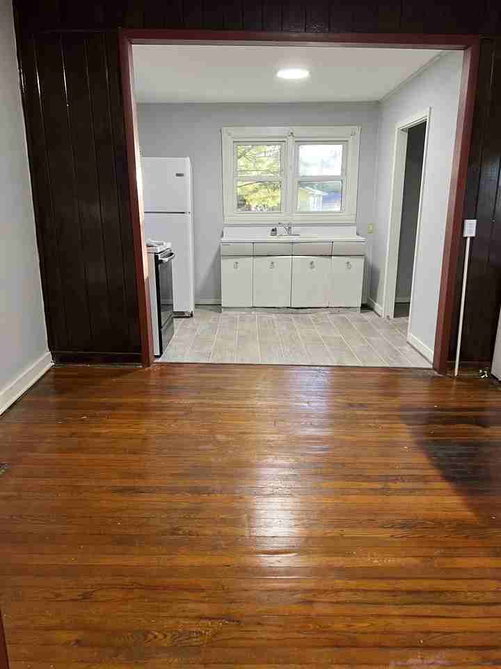 383 Deadmore St Se - Photo 3 of 10