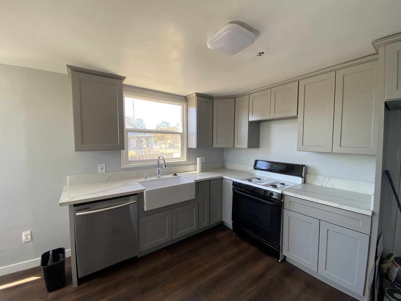 126 W Center St - Photo 3 of 13