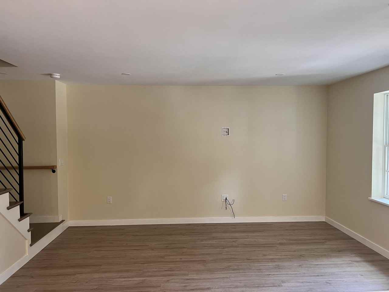 289 Central St - Photo 3 of 9