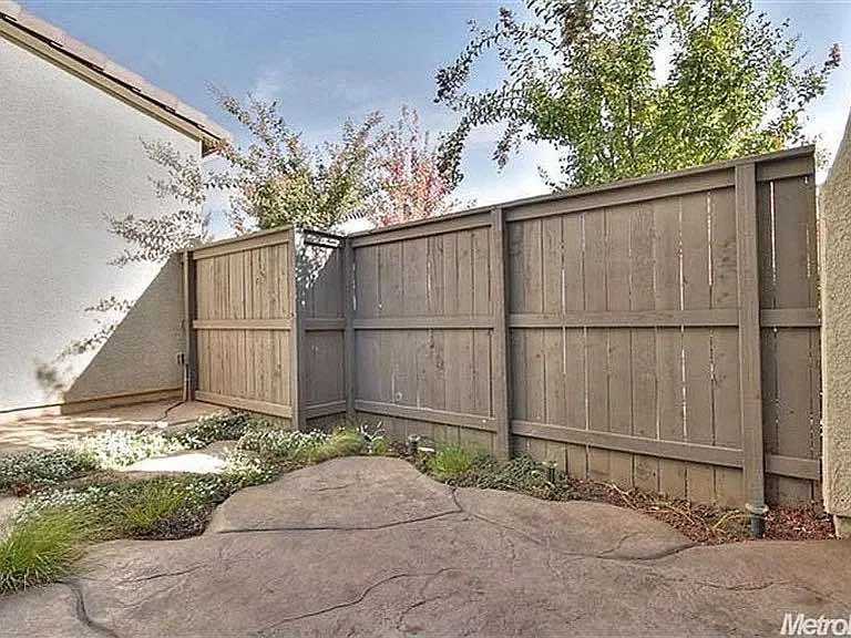 9035 Crescenda Ln #9035 - Photo 4 of 10