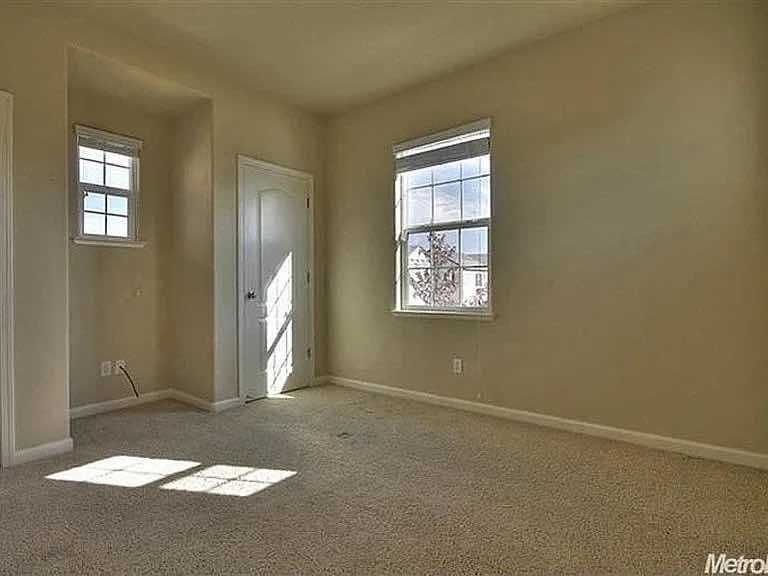 9035 Crescenda Ln #9035 - Photo 6 of 10