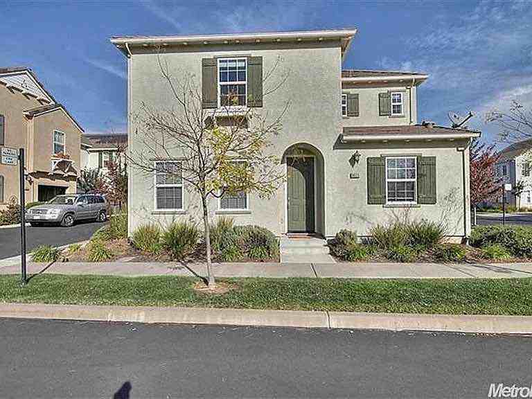 9035 Crescenda Ln #9035 - Photo 7 of 10