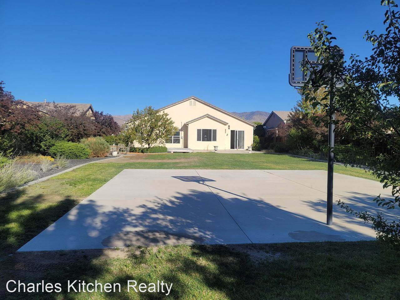 1489 Riverpark Pkwy - Photo 2 of 4
