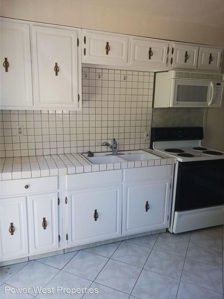 650 Spring Street - Photo 3 of 10