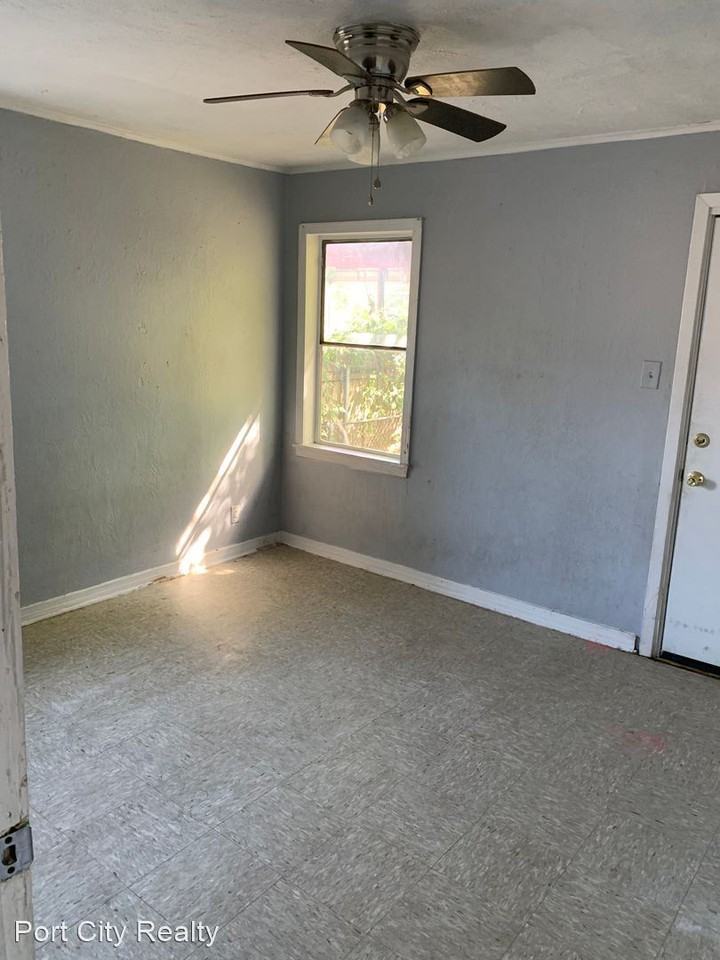 2711 Quinton St - Photo 3 of 6