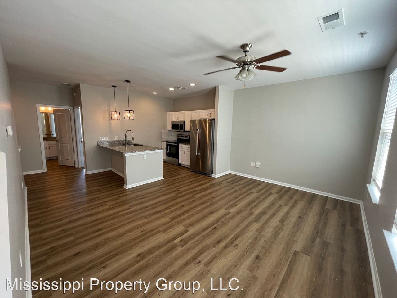 222 Town Center Dr - Photo 2 of 26