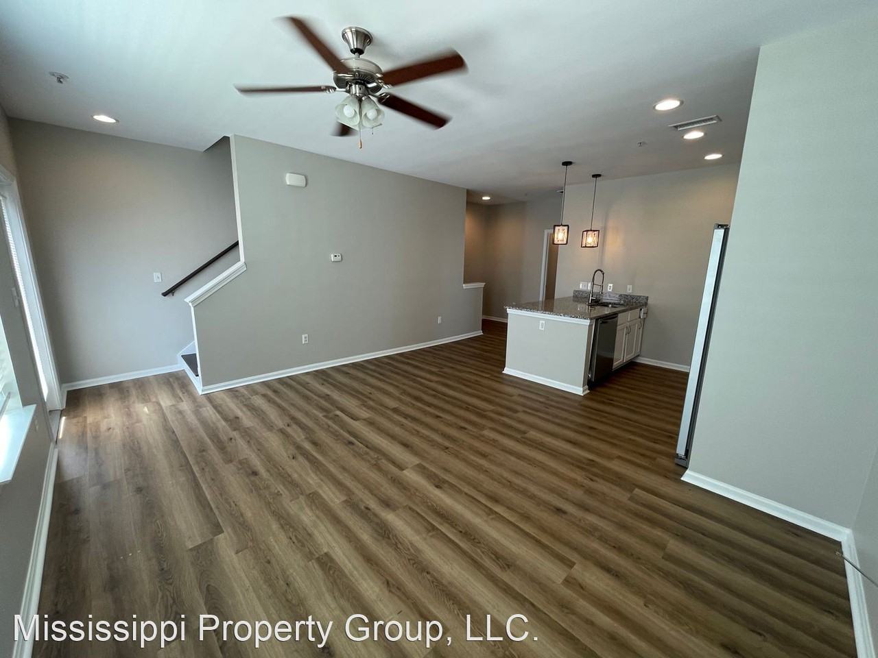 222 Town Center Dr - Photo 3 of 26