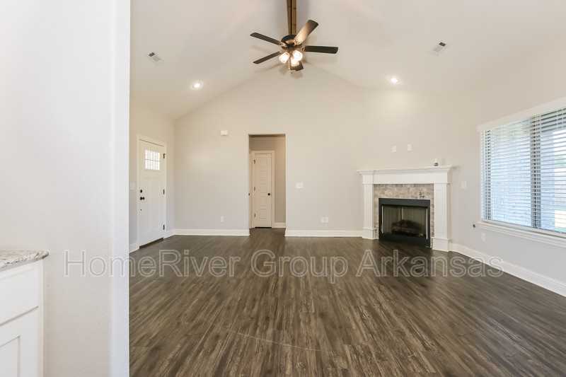 651 Captain Stockton St - Photo 3 of 18