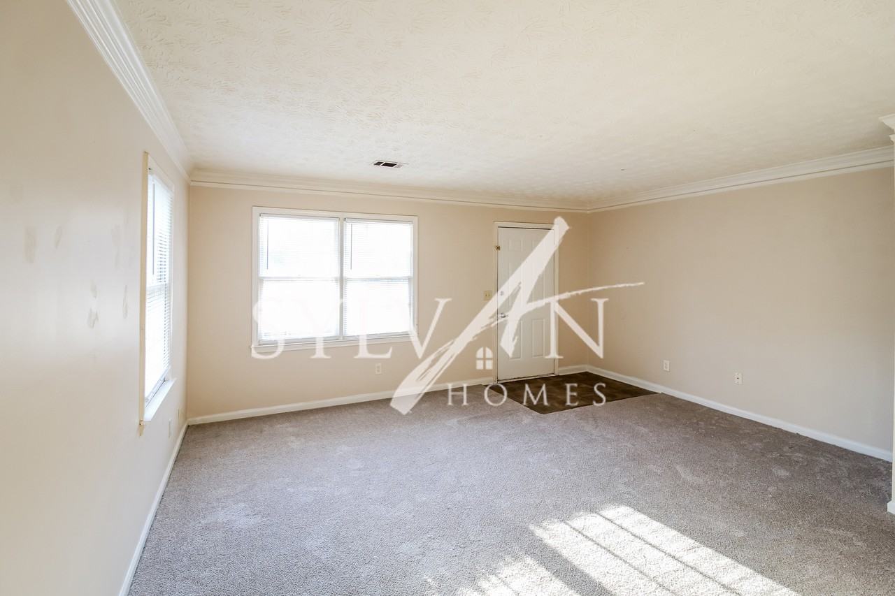 469 SOUTHERN WAY - Photo 3 of 15