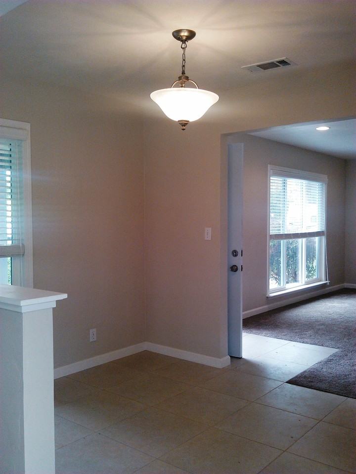 5048 Leigh Ave - Photo 3 of 13