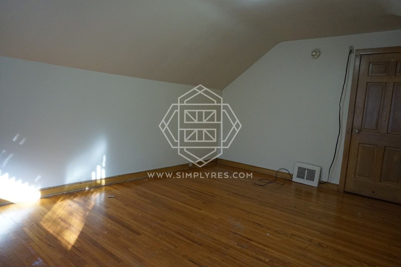 4438 Minnehaha Ave - Photo 2 of 17