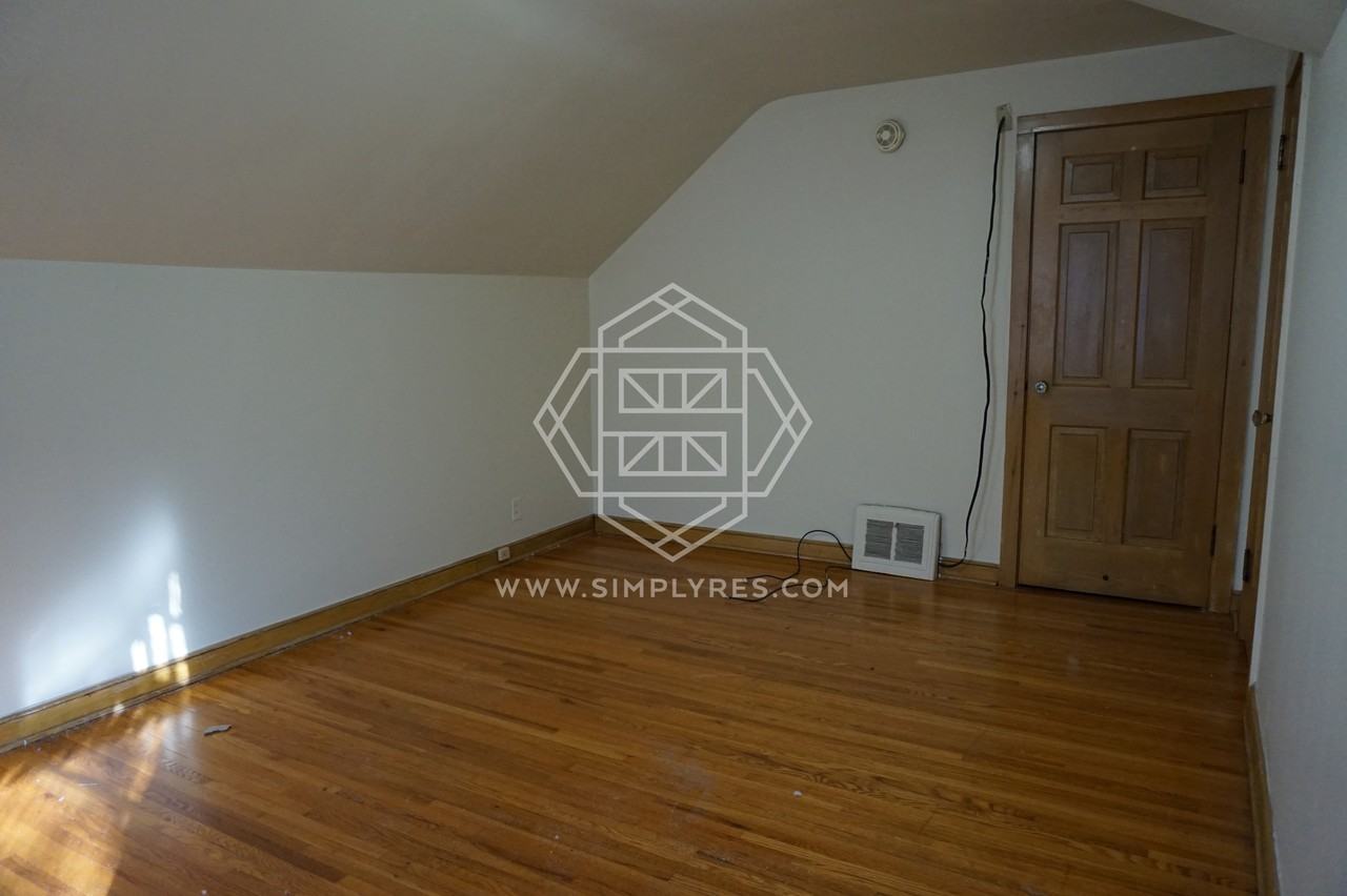 4438 Minnehaha Ave - Photo 3 of 17