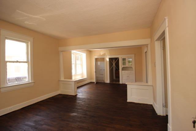 806 S Ash Ave - Photo 2 of 6