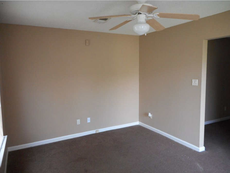 4690 Royal View Dr - Photo 2 of 11