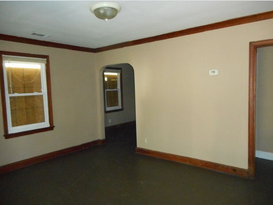 3732 Hazelwood Ave - Photo 2 of 3