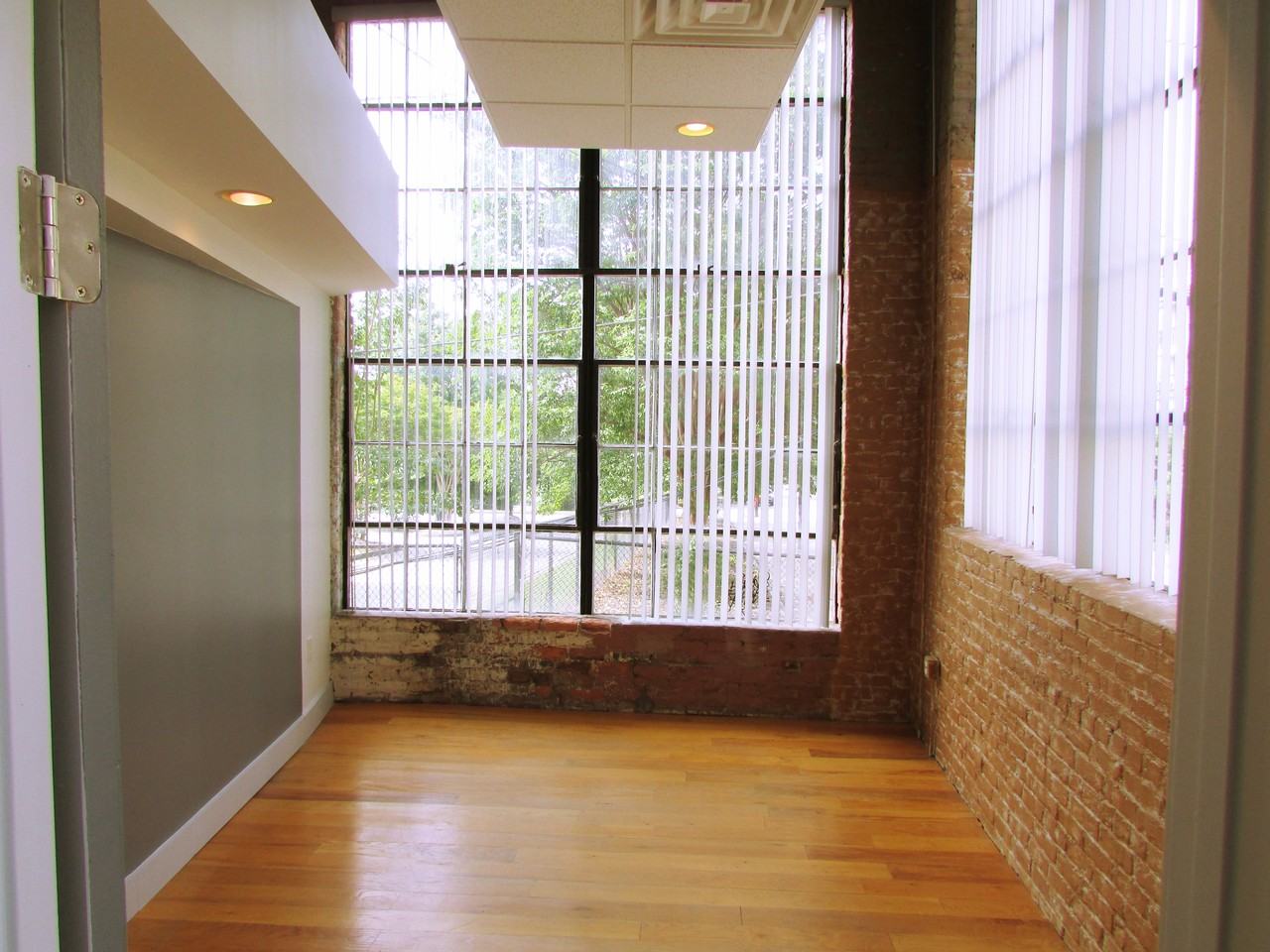 409 John Wesley Dobbs Ave NE - Photo 2 of 8
