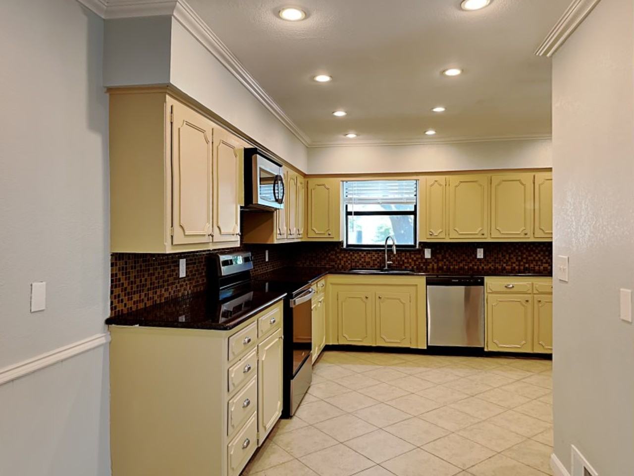 13460 Mill Grove Ln - Photo 2 of 18