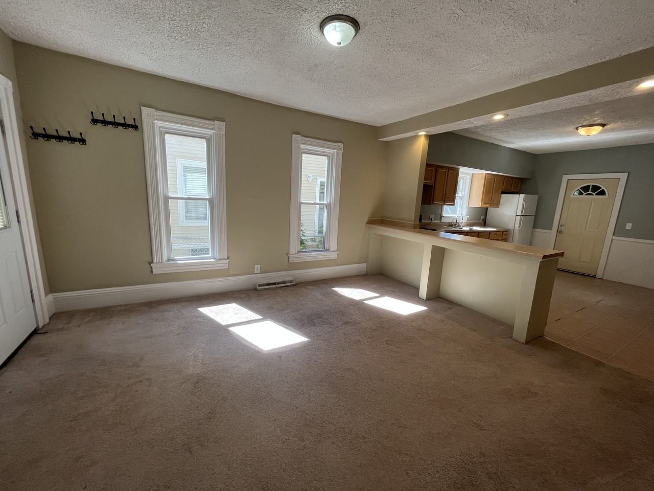 747 Veto St Nw - Photo 2 of 19