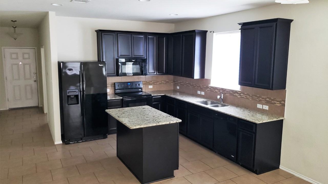 3400 Claymore St - Photo 5 of 28