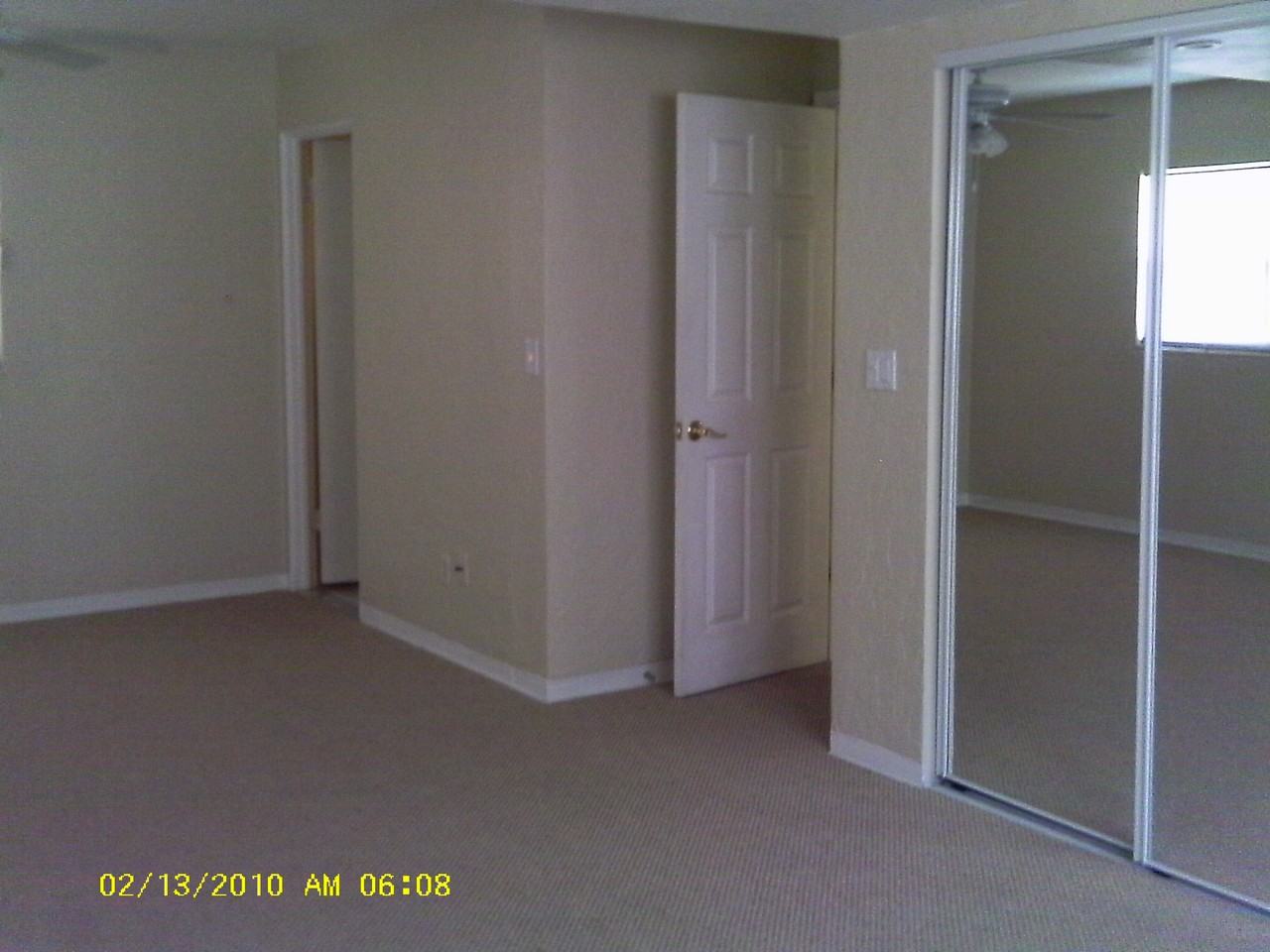 248 44th Ave NE - Photo 3 of 4