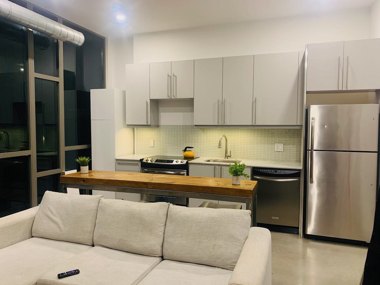 625 Queen Street East