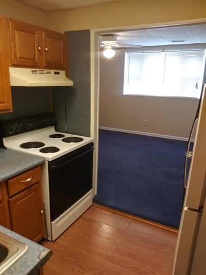 935 Bergen St - Photo 2 of 6