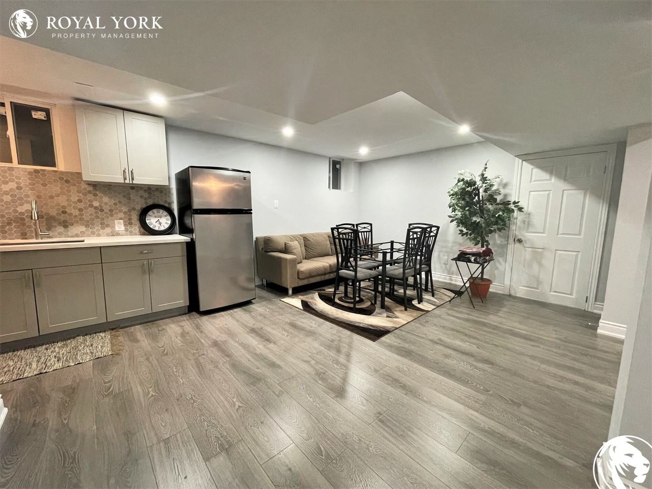 13 Humberstone Cres #2 - Photo 3 of 24