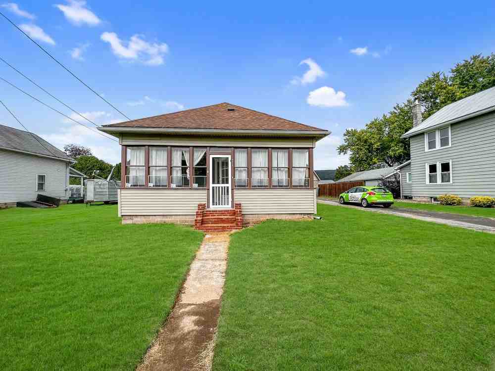 8918 State Route 405 - Photo 2 of 14