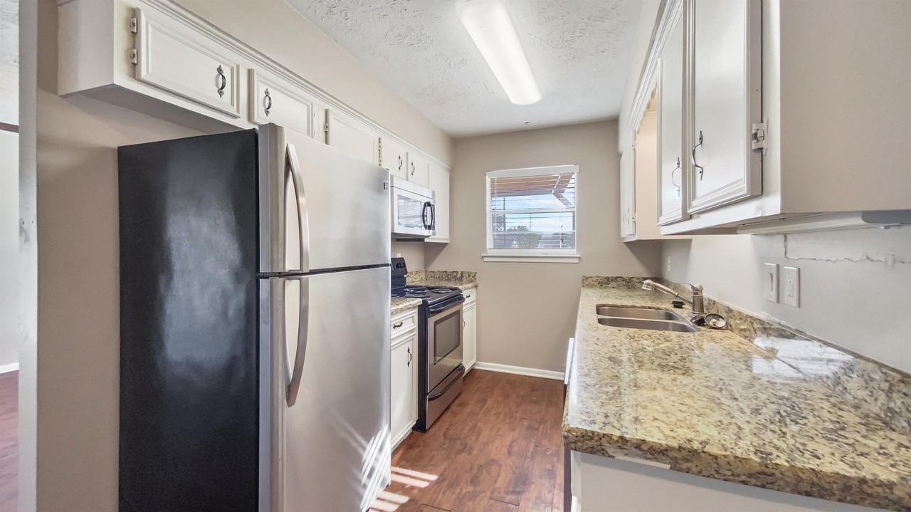 207 Bucknell Ct #207 - Photo 3 of 11