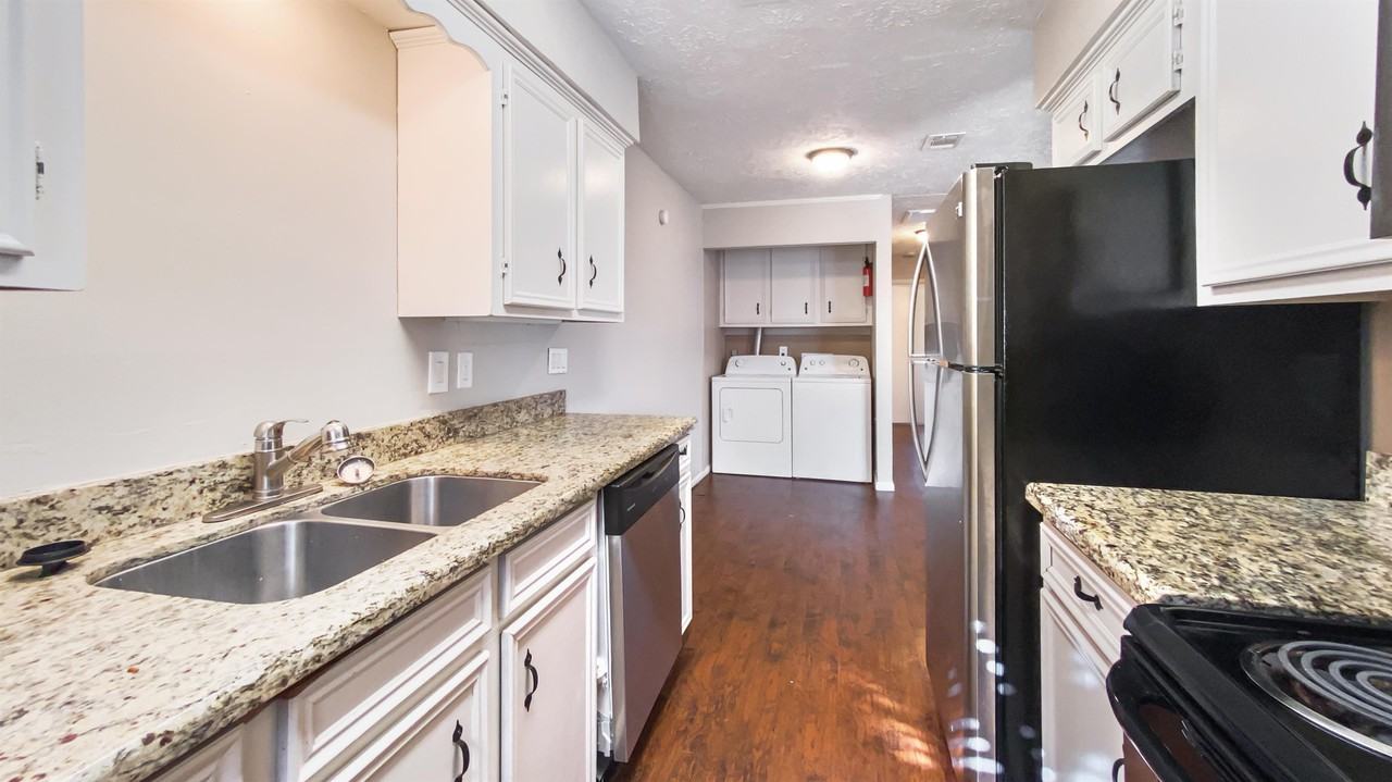 207 Bucknell Ct #207 - Photo 4 of 11