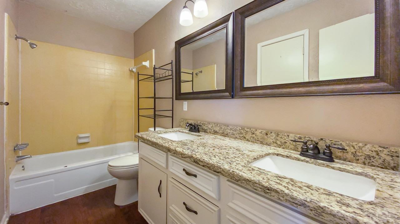 207 Bucknell Ct #207 - Photo 6 of 11