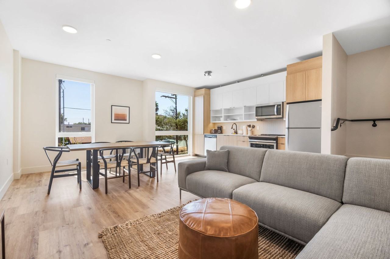 Parco Apartments - Photo 2 of 18