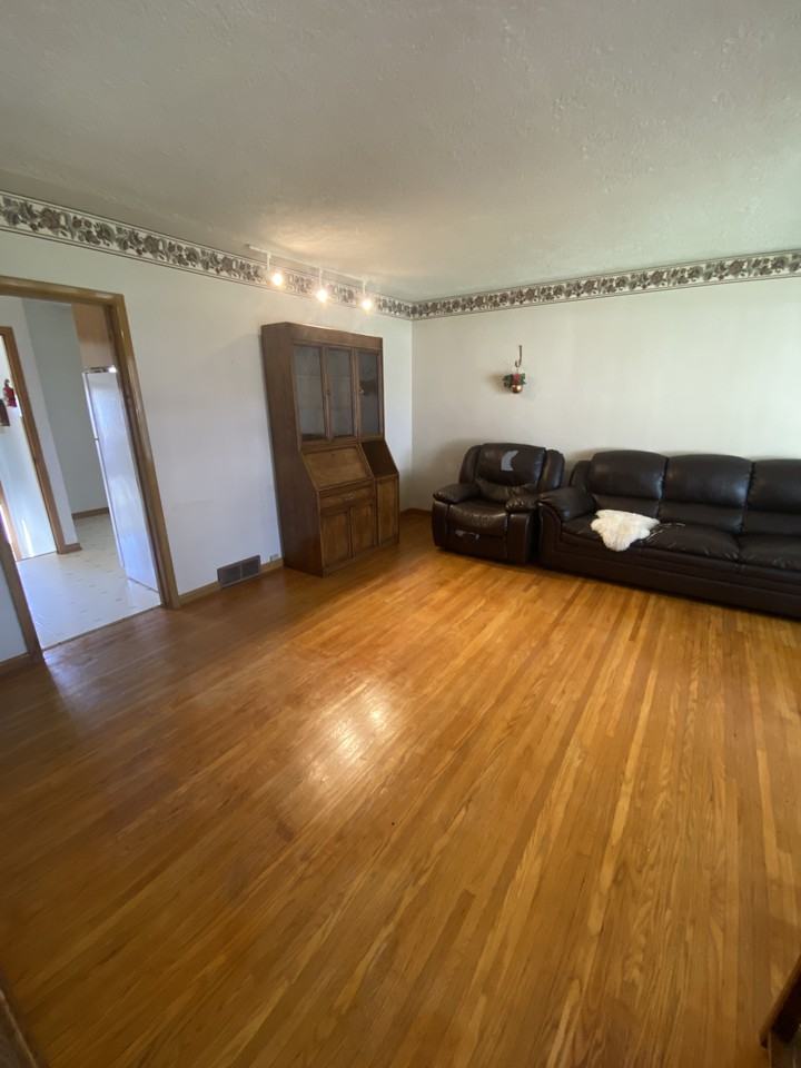 480 Hazel Dell Ave - Photo 3 of 19