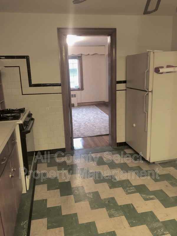 216 Linwood St #1 - Photo 3 of 20