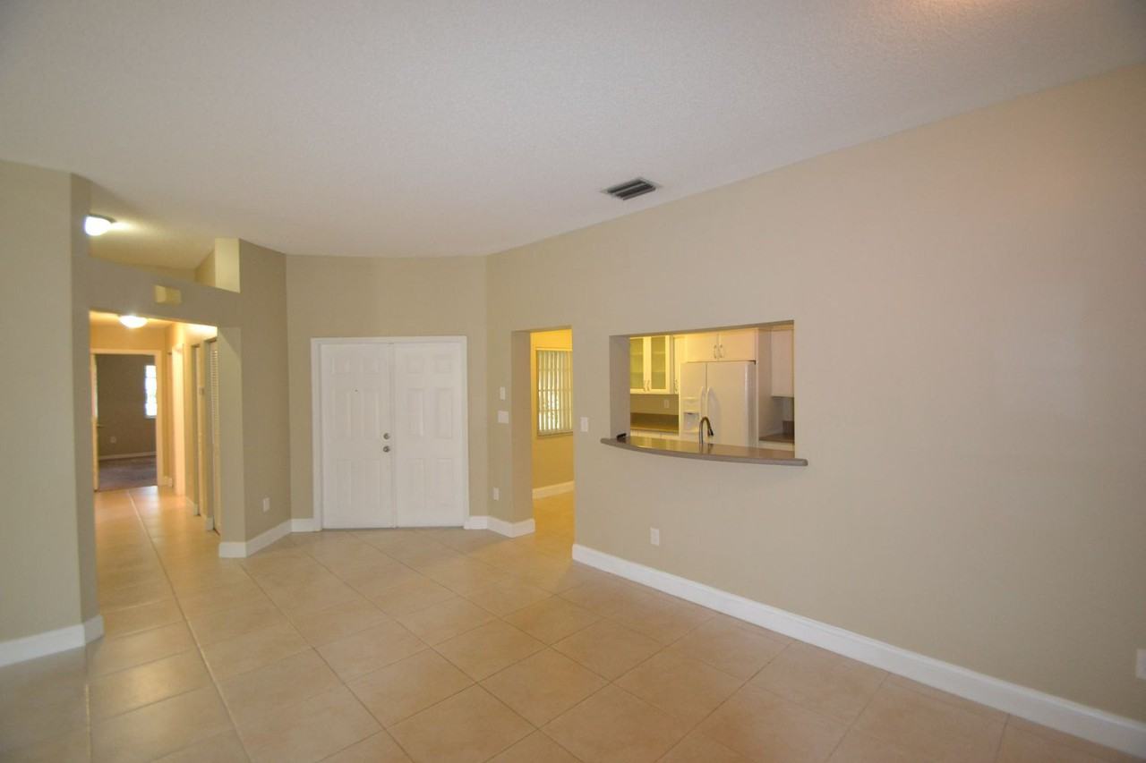 435 Vista Verdi Rd - Photo 2 of 16