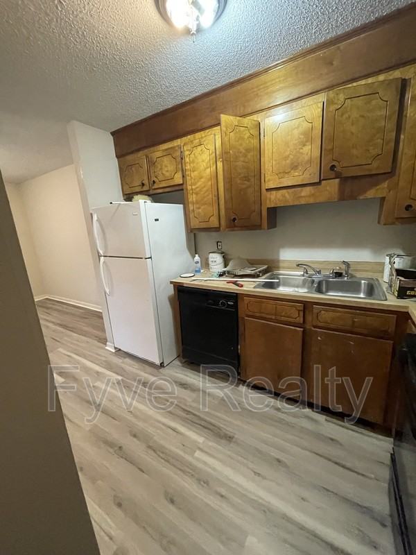 7740 Suzanne Dr - Photo 2 of 12