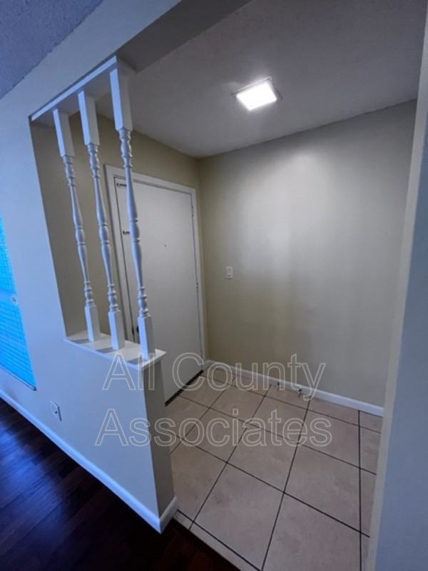 1011 Idlebriar Way - Photo 3 of 14