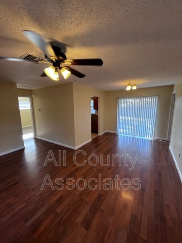 1011 Idlebriar Way - Photo 4 of 14