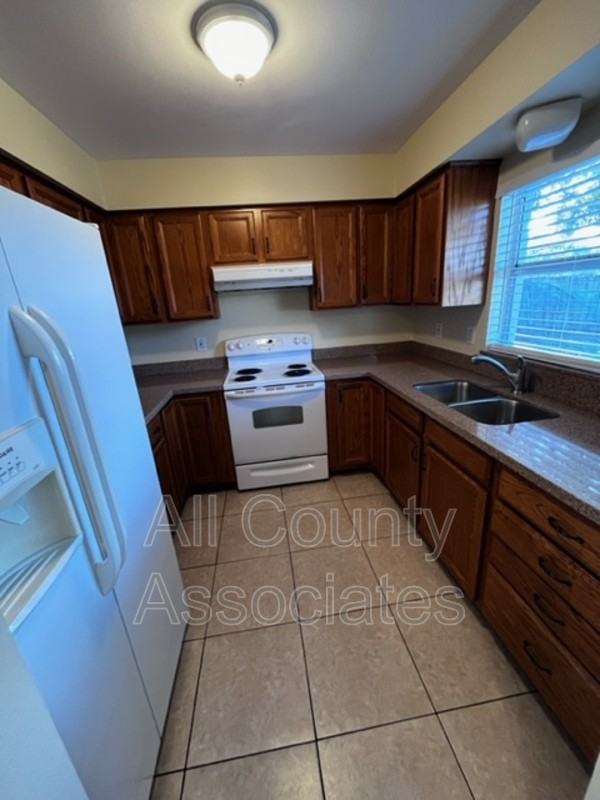 1011 Idlebriar Way - Photo 6 of 14