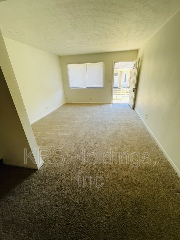 3812 Atterbury St #B