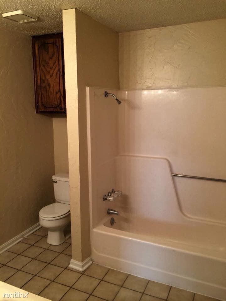 410 Woodridge Cir - Photo 3 of 14