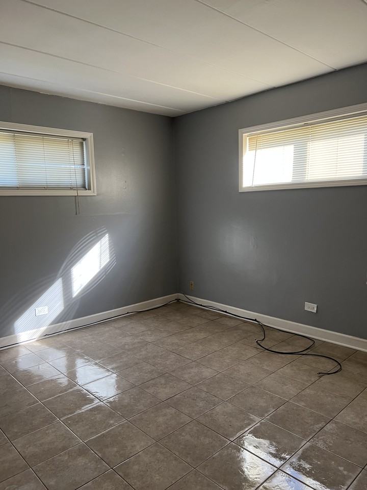 2S670 State Route 59 #A8 - Photo 5 of 12