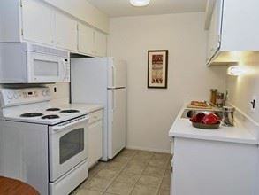 Garfield Park Apartments - Photo 3 of 5