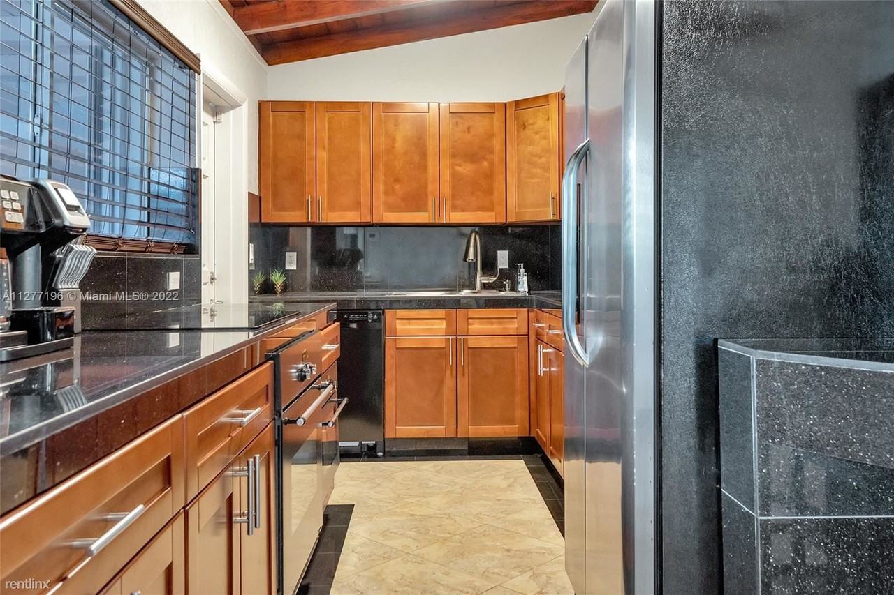 2642 Flamingo Ln - Photo 2 of 19