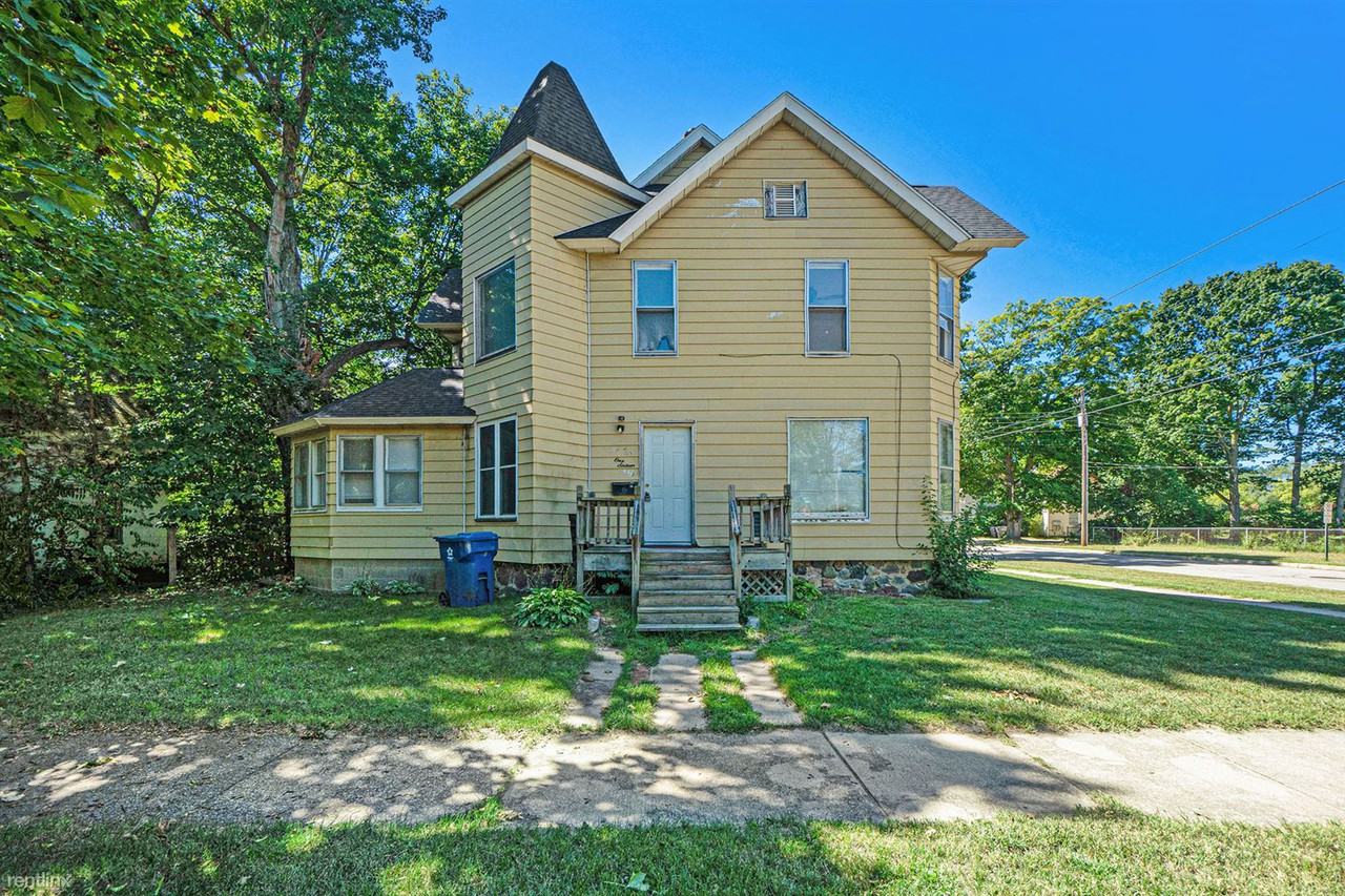 116 N Maple St #2 - Photo 2 of 19